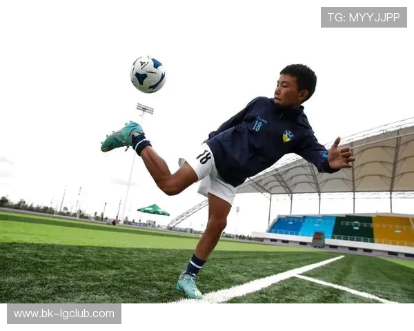 凉山足球近期赛场再掀激情青年力量奋勇拼搏展现高原风采